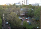 Продам 2-комнатную квартиру в развитом районе по низкой цене.