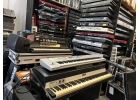 Продам Korg 01 W Pro 76-клавишный синтезатор с черной клавиатурой, музыкальные и